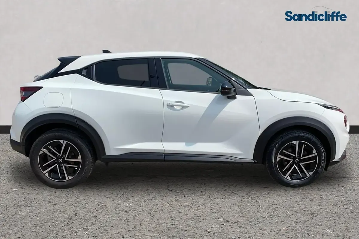 Used Nissan Juke N-Connecta 114 HP (83 kW) 2024 White SUV