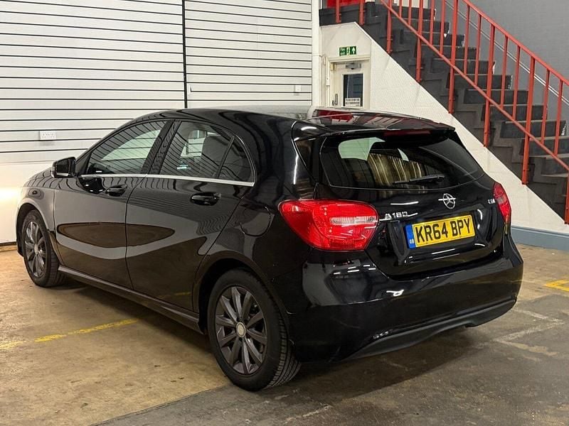 Used Mercedes A180 SE 109 HP (80 kW) 2015 Black Hatchback