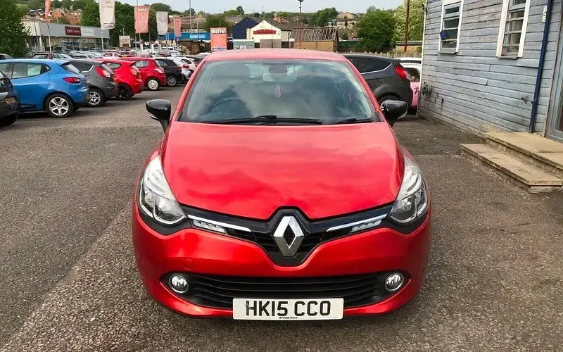 Used Renault Clio Dynamique 73 HP (53 kW) 2015 Red Hatchback