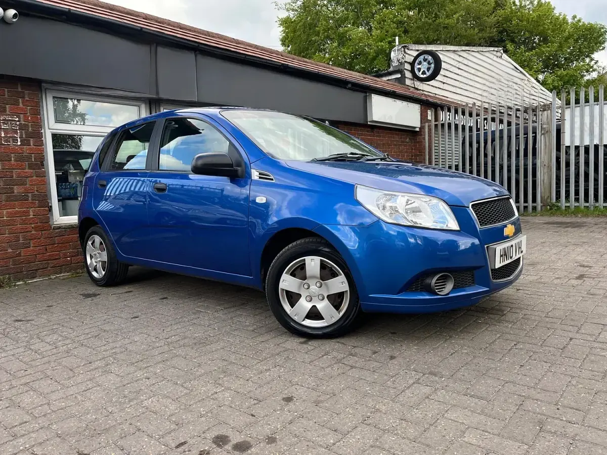Used Chevrolet Aveo 2010 Blue Hatchback