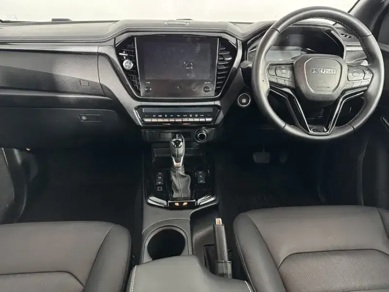 Used Isuzu D-Max 163 HP (119 kW) 2025 Blue Pickup
