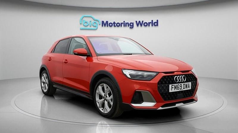 Used Audi A1 116 HP (85 kW) 2020 Red SUV