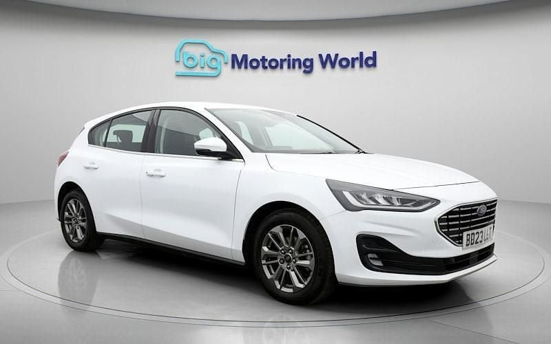 Używany Ford Focus Titanium 125 KM (91 kW) 2023 Biały Hatchback