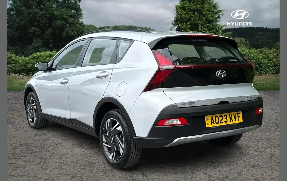 Begagnad Hyundai Bayon SE 99 HK (72 kW) 2023 Silver SUV