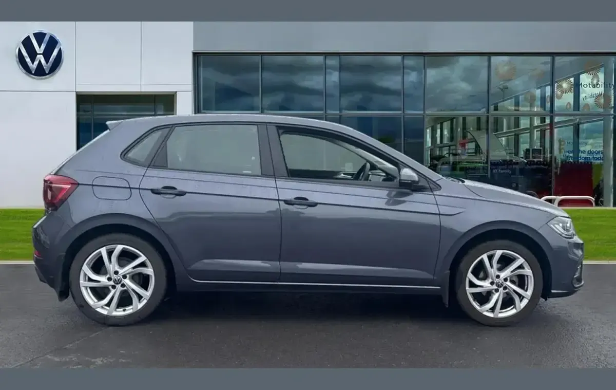 Used VW Polo Style 95 HP (69 kW) 2022 Smokey grey Hatchback