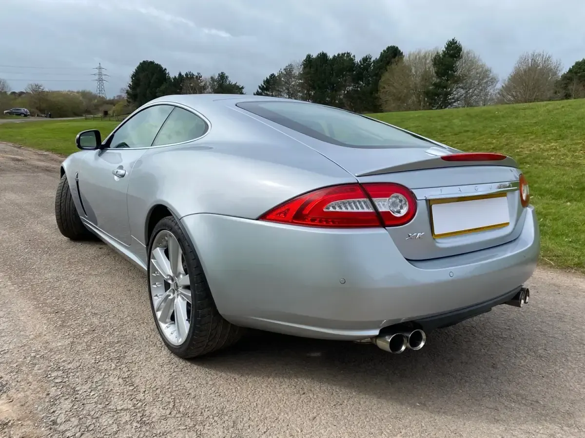 Usado Jaguar XK Portfolio 2011 Prateado Coupé