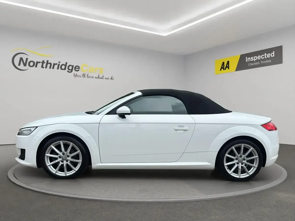 Used Audi TT Roadster Sport 180 HP (132 kW) 2017 White Cabriolet