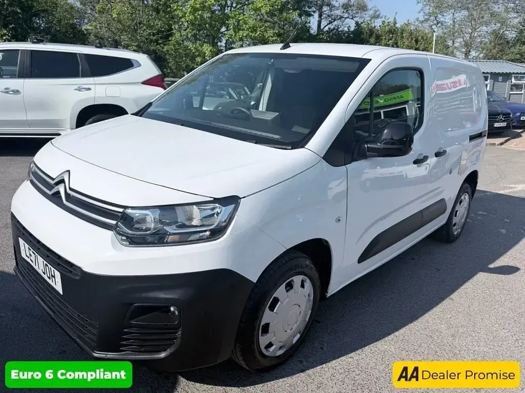 Usado Citroën Berlingo 2022 Branco Monovolume