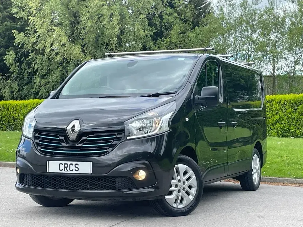 Used Renault Trafic 2018 Black MPV