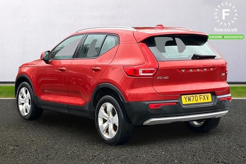 Used Volvo XC40 Momentum 150 HP (110 kW) 2020 Red SUV