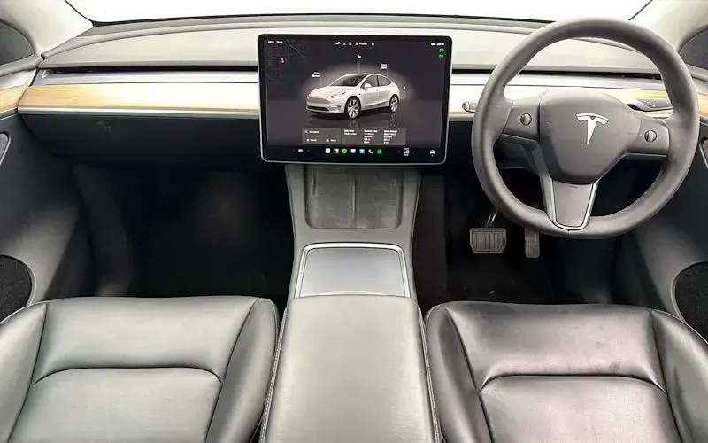 Used Tesla Model Y Long Range AWD 378 kW (514 HP) 2022 White SUV