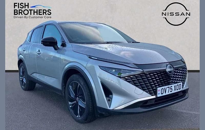 Used Nissan Qashqai Tekna 138 HP (101 kW) 2025 Silver SUV