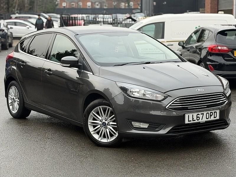 Used Ford Focus Zetec 125 HP (91 kW) 2018 Grey Hatchback