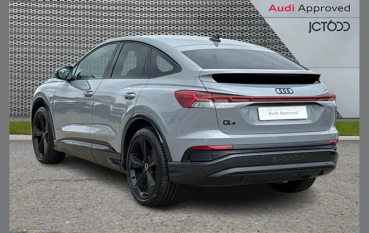 Used Audi Q4 e-tron Black Edition 206 kW (281 HP) 2025 Grey SUV