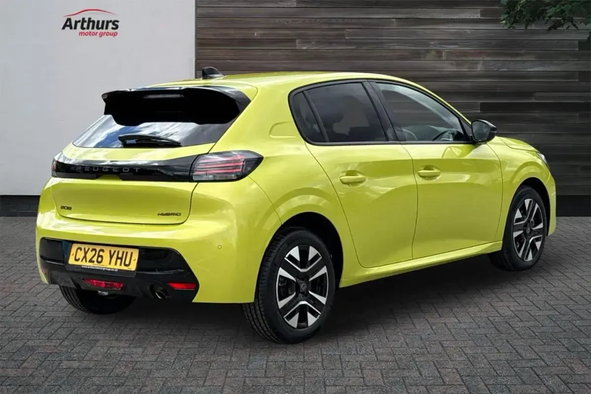 Neu Peugeot 208 Allure 99 PS (72 kW) 2026 Gelb Kleinwagen