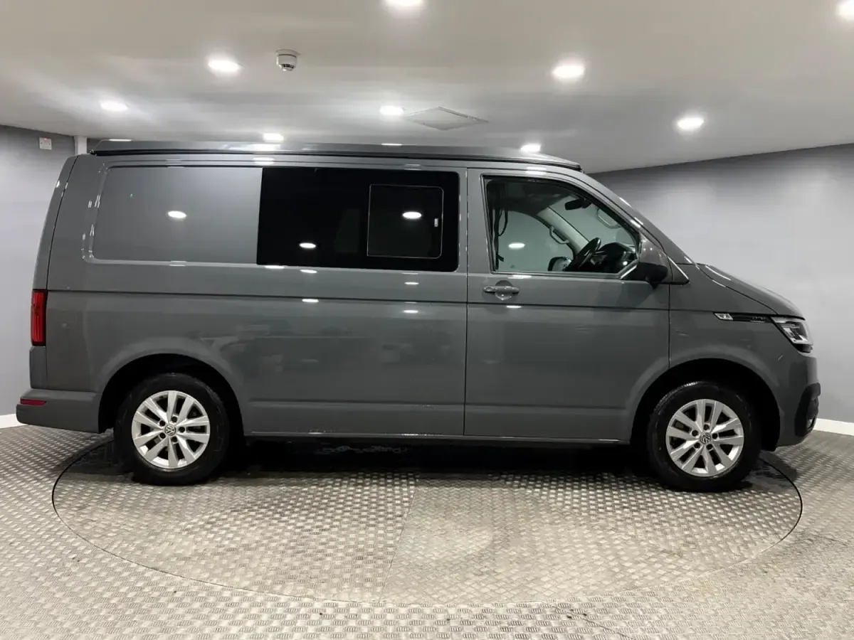 Używany VW Transporter Highline 150 KM (110 kW) 2023 Szary Van
