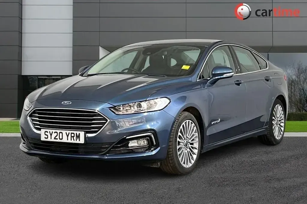 Usado Ford Mondeo Titanium 187 HP (137 kW) 2020 Azul Sedan