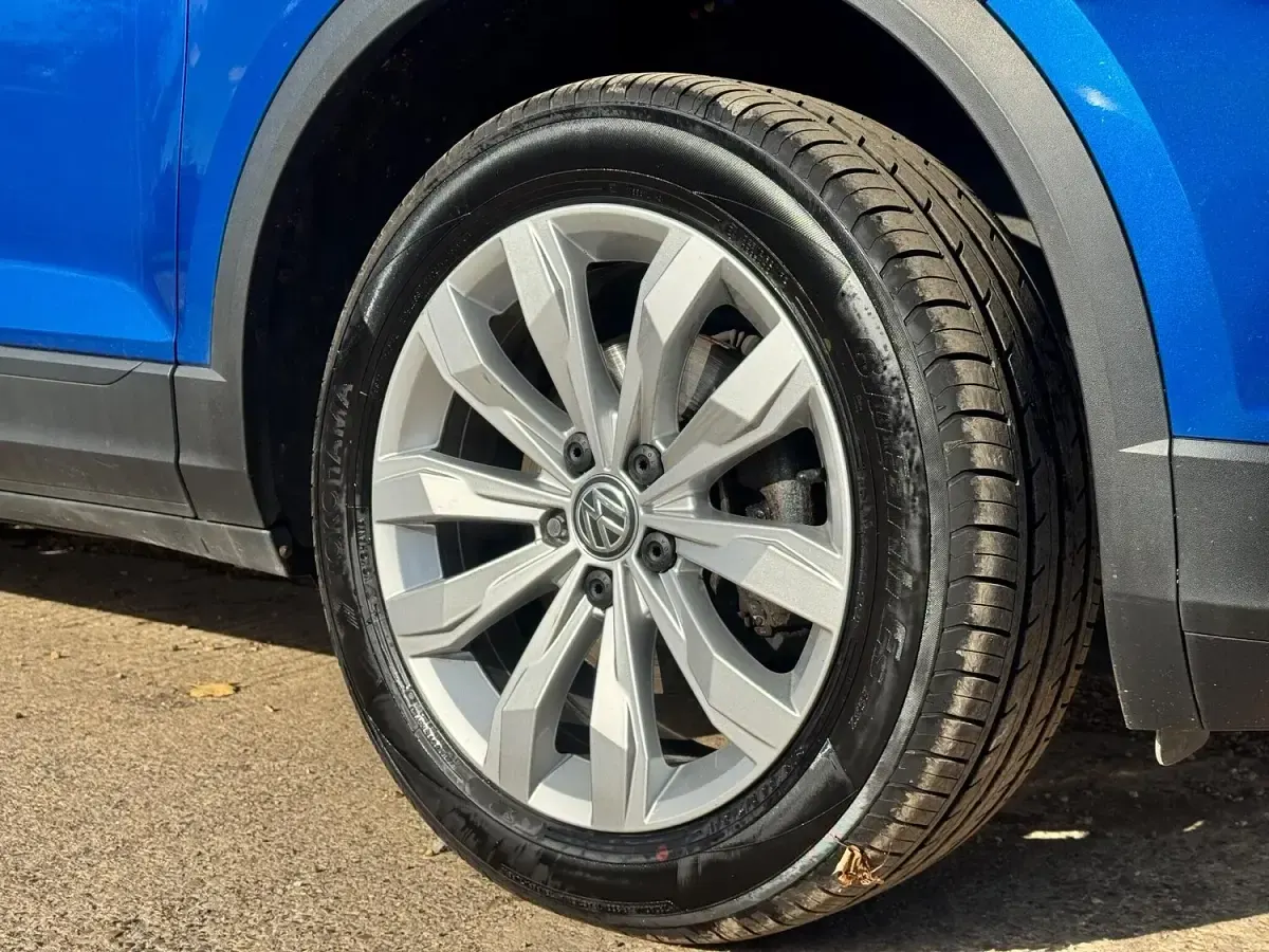 Used VW T-Roc SE 115 HP (84 kW) 2019 Blue SUV
