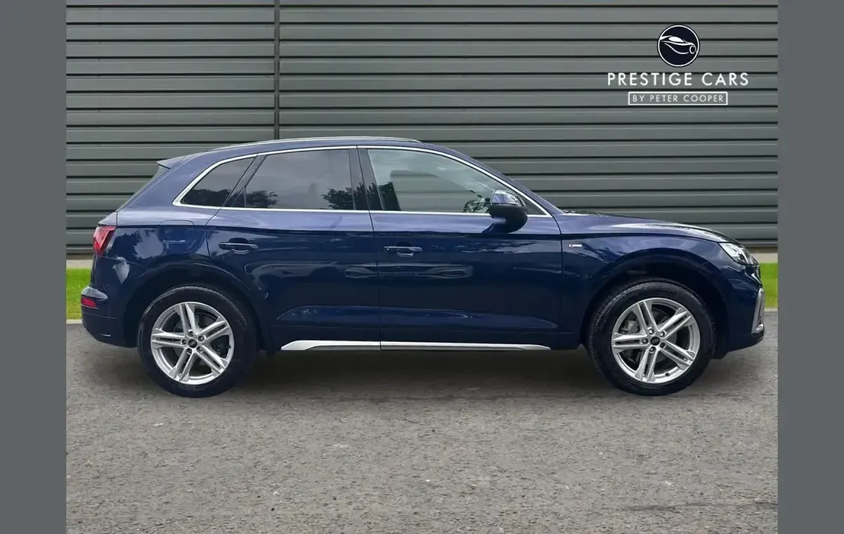 Begagnad Audi Q5 S-Line 204 HK (150 kW) 2023 Blå SUV