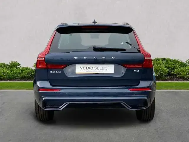 Usado Volvo XC60 Plus 197 HP (144 kW) 2023 Azul SUV