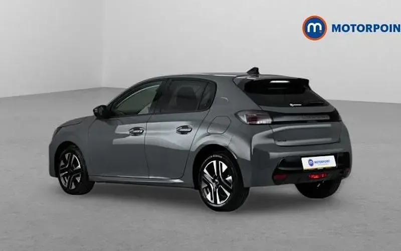 Used Peugeot 208 Allure 101 HP (74 kW) 2025 Hatchback