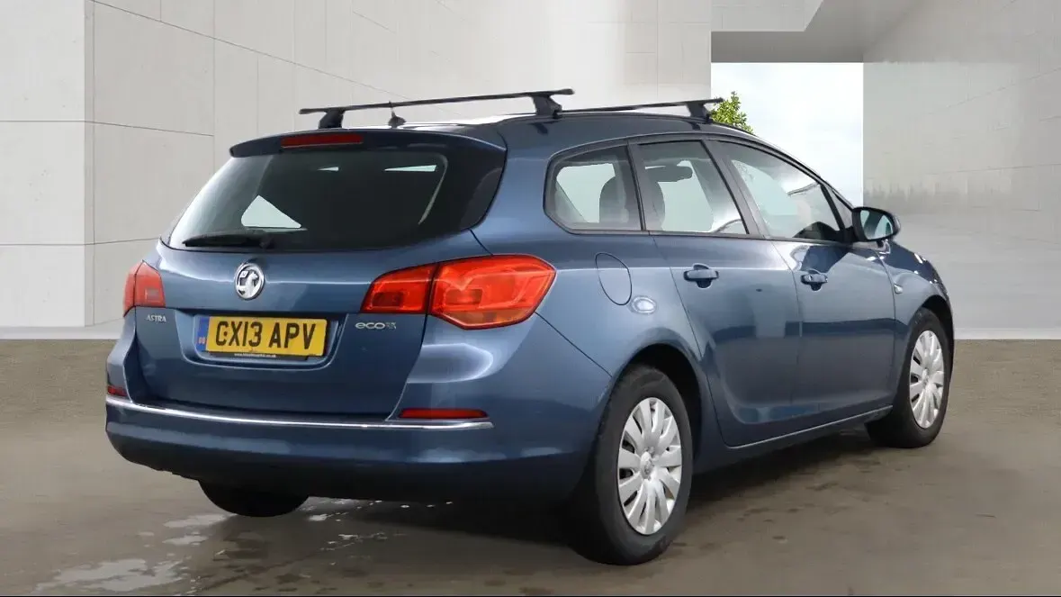 Used Vauxhall Astra S 130 HP (95 kW) 2013 Blue Estate