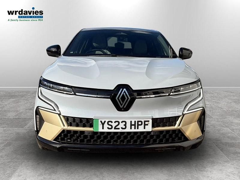 Used Renault Megane E-Tech 160 kW (218 HP) 2023 Grey/black Hatchback