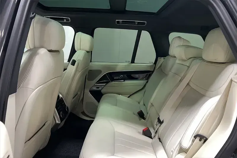 Używany Land Rover Range Rover SE 295 KM (216 kW) 2025 Szary SUV
