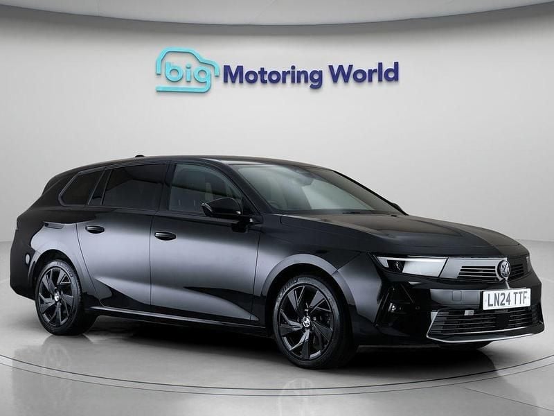 Black Used 2024 Vauxhall Astra Estate | £18,300 (Good price) - Image 1/4