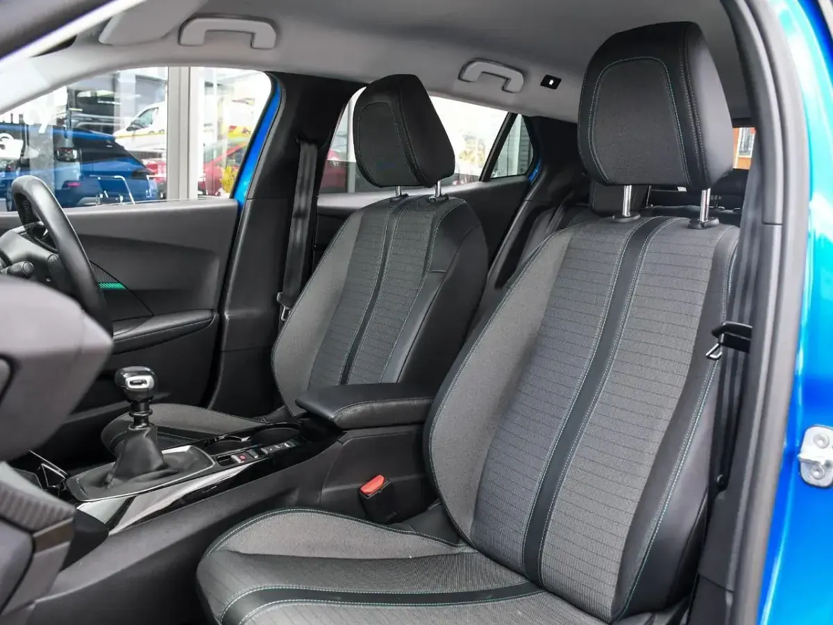 Used Peugeot 2008 Allure Premium 129 HP (94 kW) 2021 Blue SUV