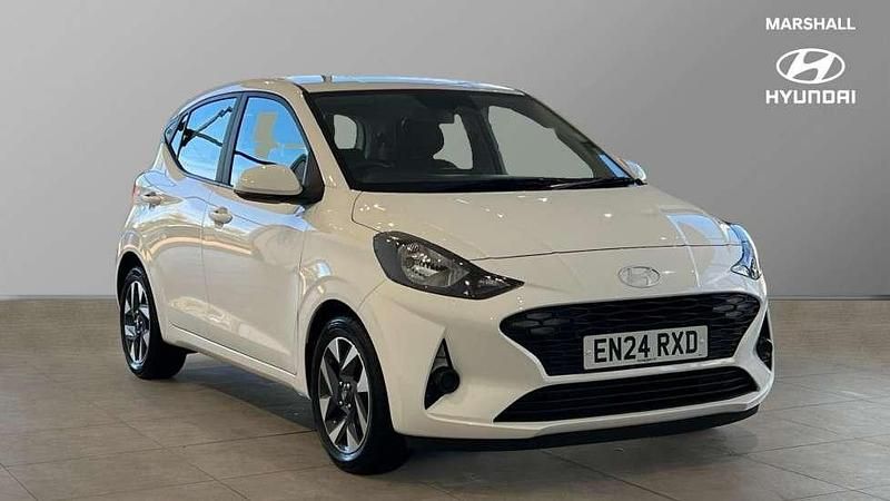 White Used 2024 Hyundai i10 Advanced Hatchback | £14,732 (Fair price) - Image 1/4