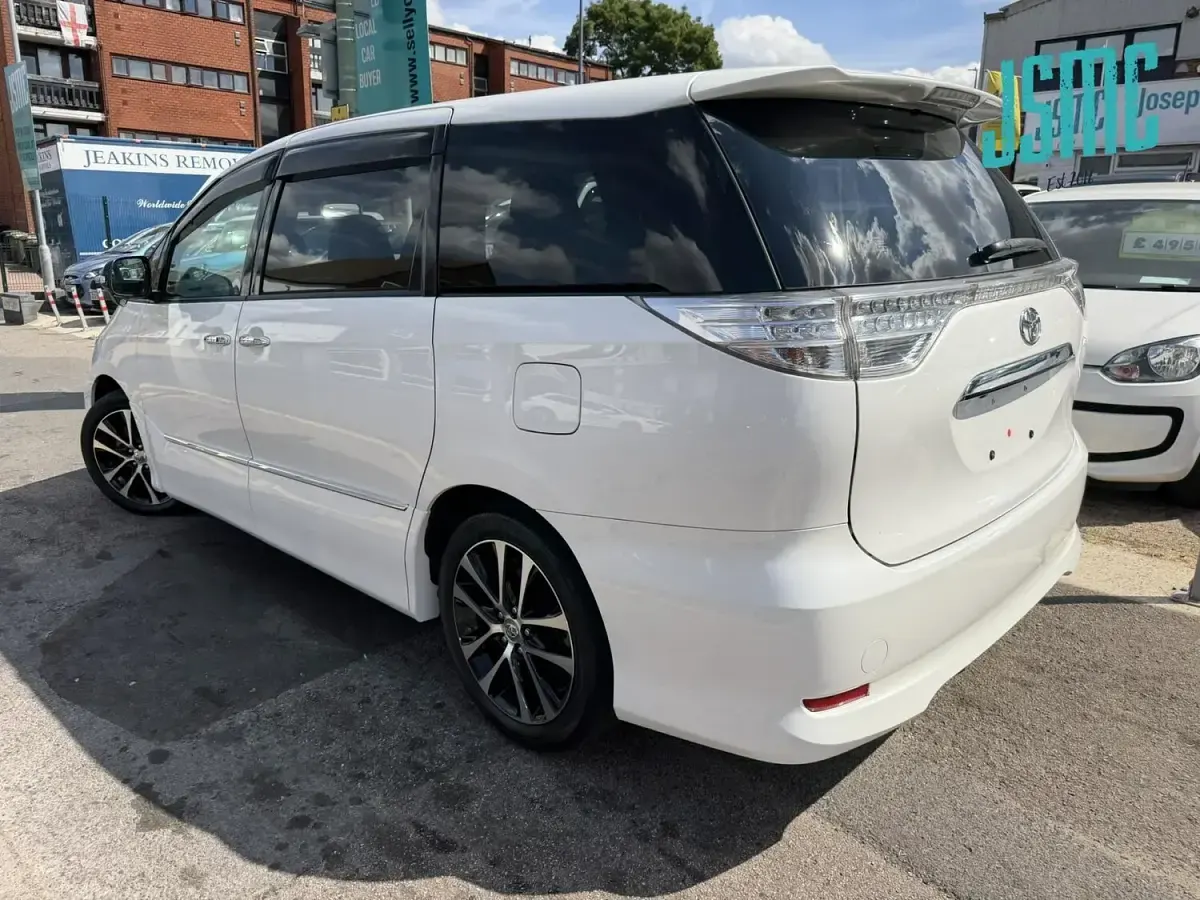 Used Toyota Estima Edition 170 HP (125 kW) 2013 White MPV