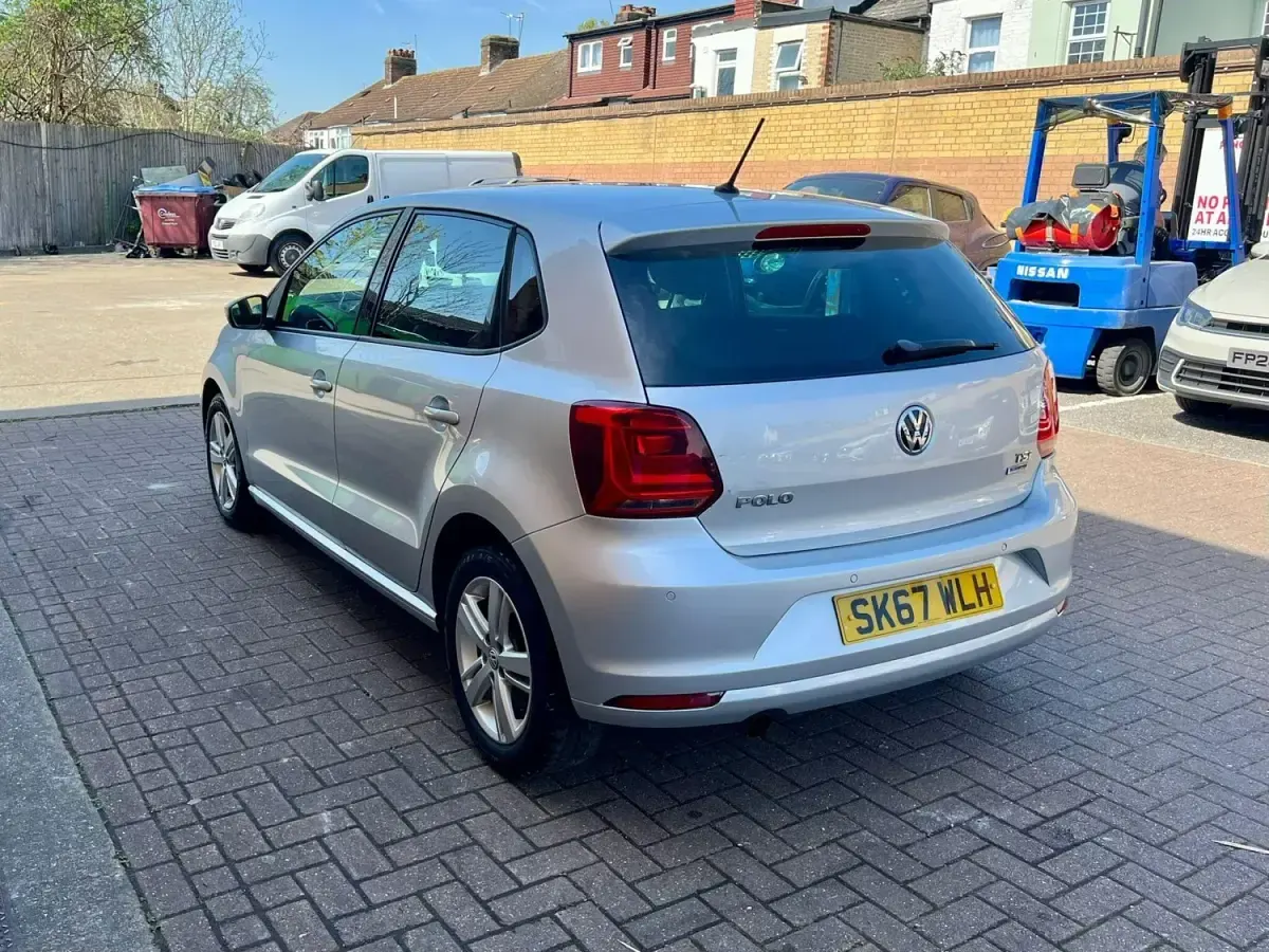 Używany VW Polo Edition 2017 Srebrny Hatchback