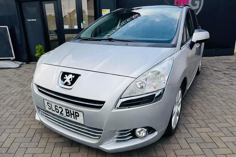 Used Peugeot 5008 Allure 112 HP (82 kW) 2012 Silver MPV