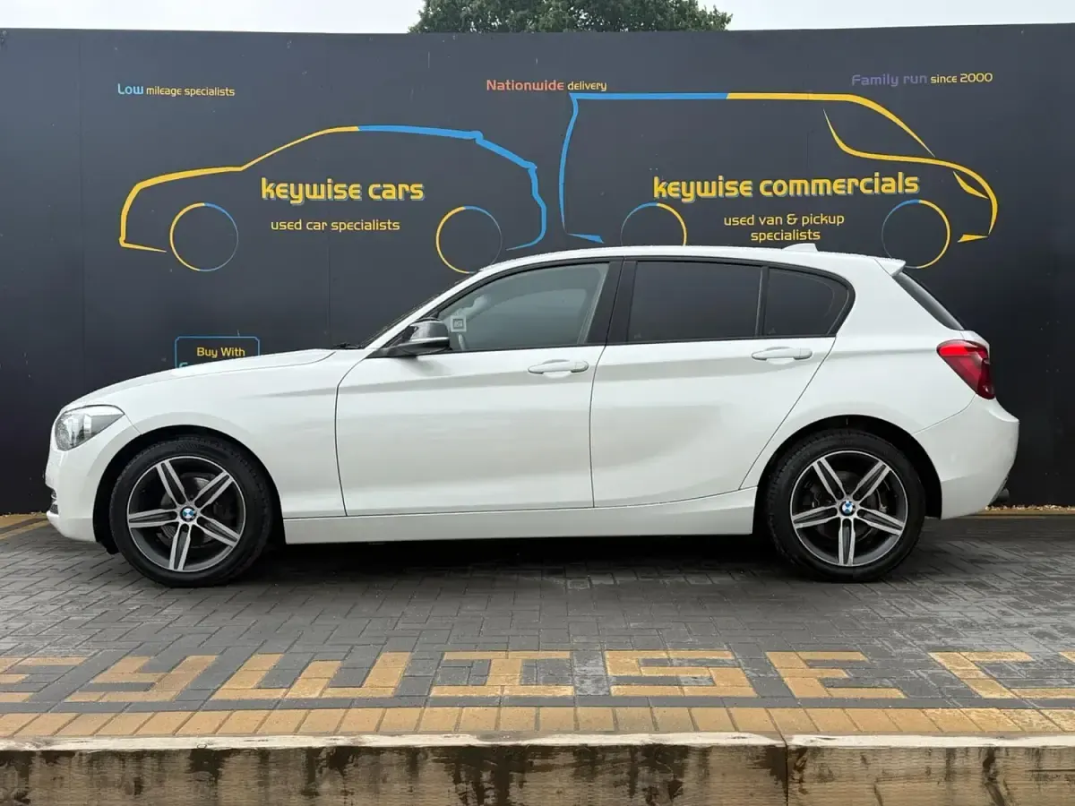 Used BMW 116 Sport Line 2014 White Hatchback