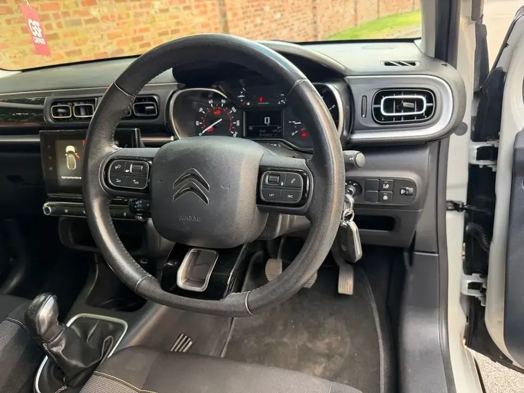 Used Citroën C3 Flair 100 HP (73 kW) 2018 Grey Hatchback