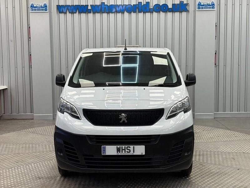 Used Peugeot Expert Premium 145 HP (106 kW) 2023 White Van