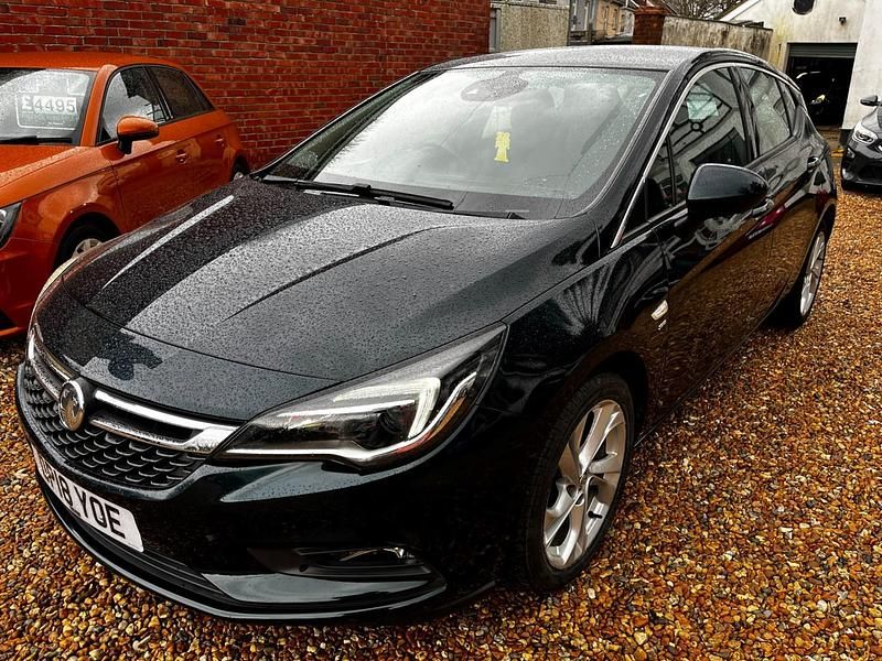 Used Vauxhall Astra SRi 150 HP (110 kW) 2018 Green Hatchback
