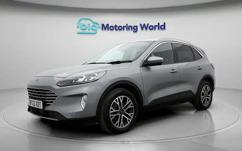 Used Ford Kuga Titanium 150 HP (110 kW) 2023 Silver SUV