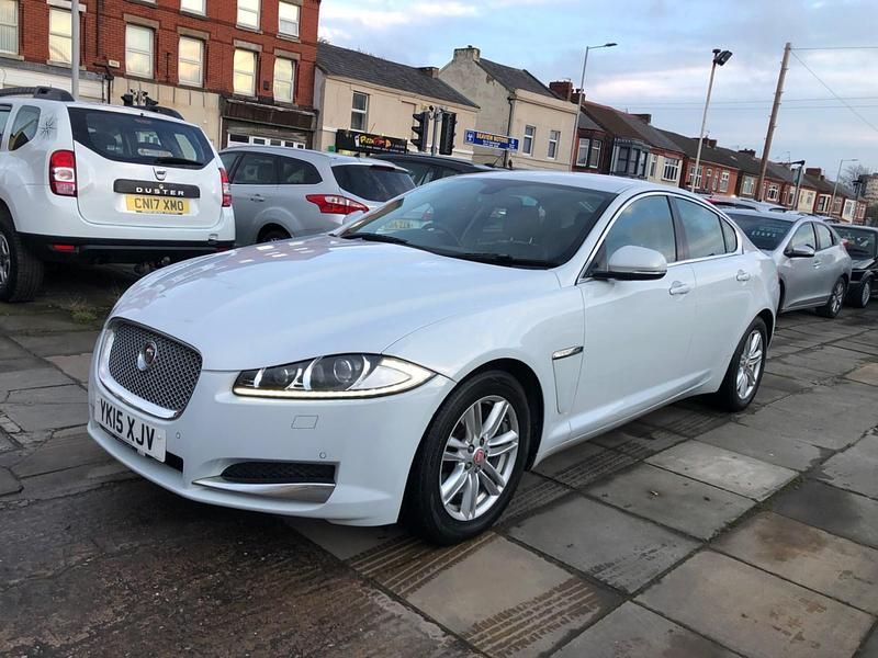 Second-hand Jaguar XF Luxury 2015 Alb Berlinǎ