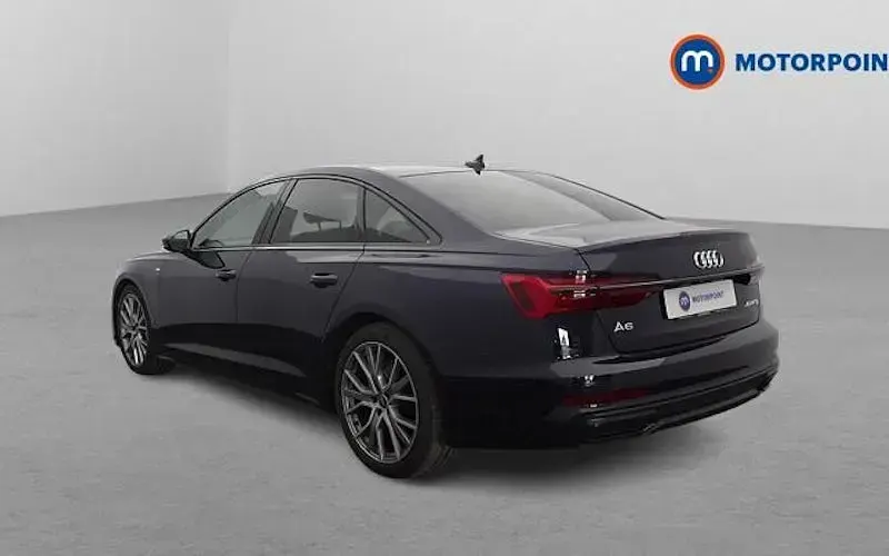 Usado Audi A6 Black Edition 204 HP (150 kW) 2021 Azul Sedan