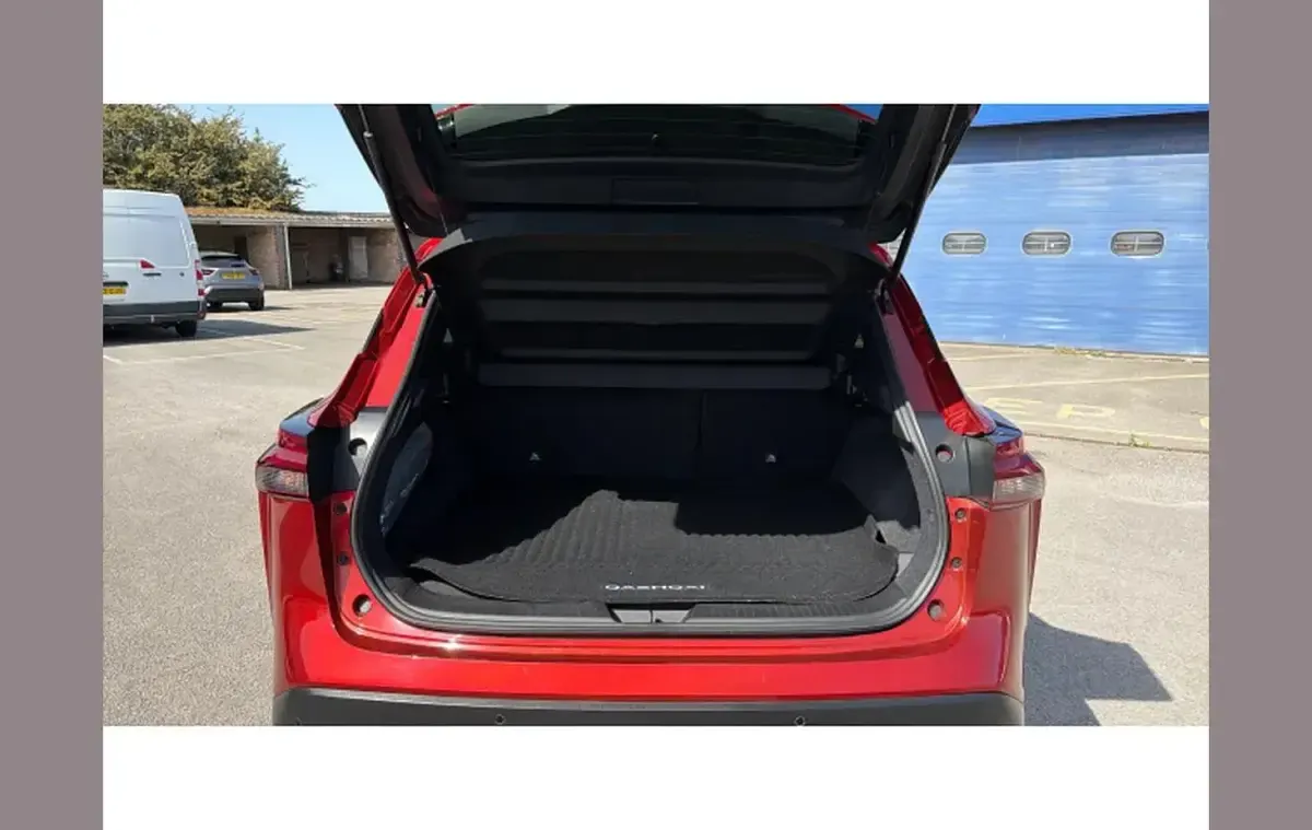 Used Nissan Qashqai N-Connecta 158 HP (116 kW) 2023 Red SUV