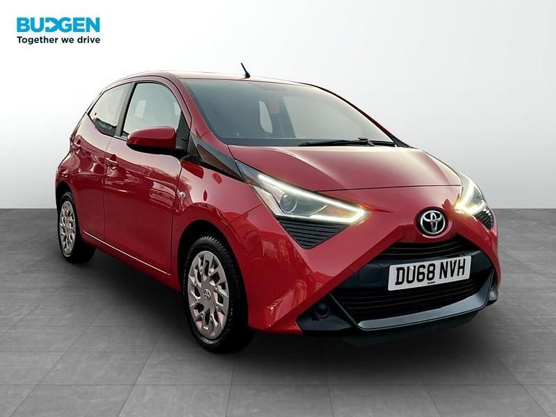 Red Used 2018 Toyota Aygo X-play Hatchback | £7,491 (Fair price) - Image 1/4