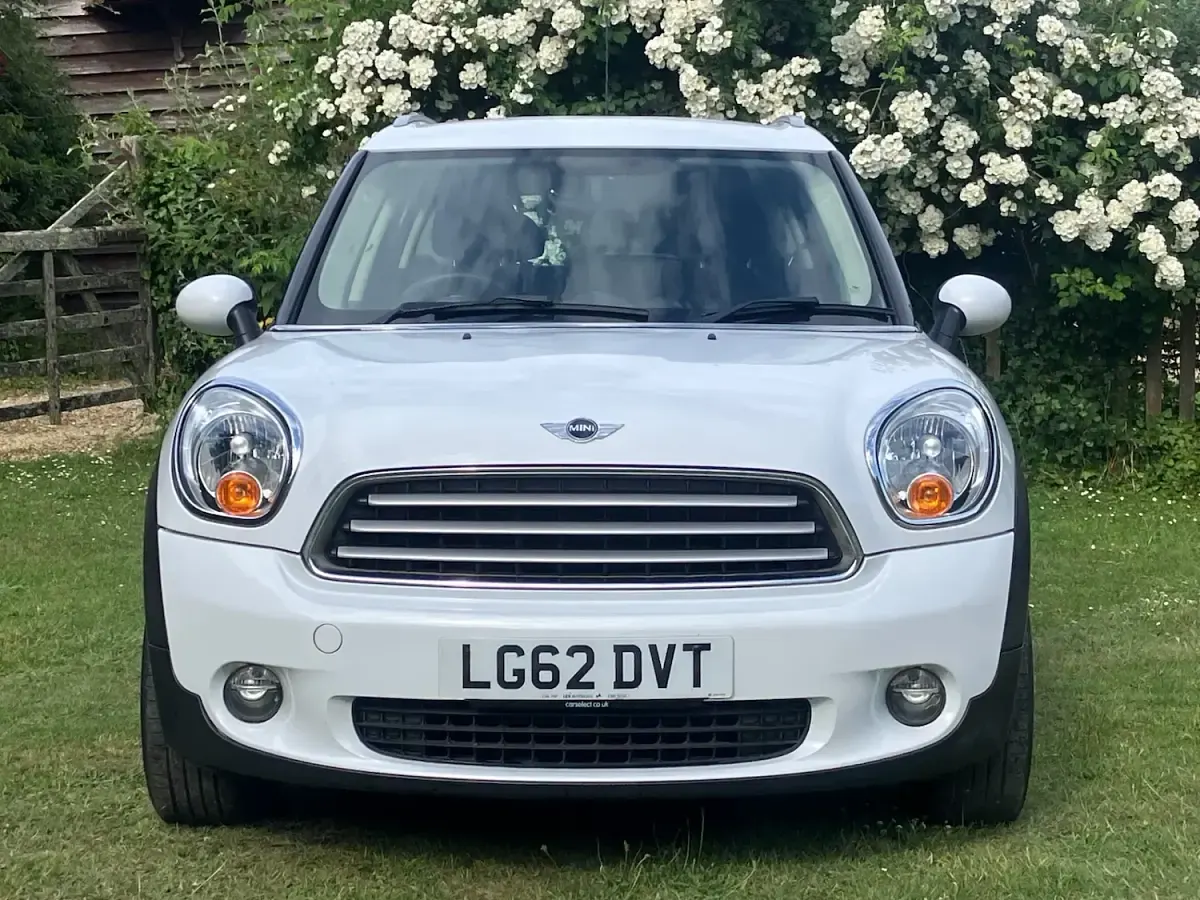 Used Mini Cooper D 2012 White Hatchback