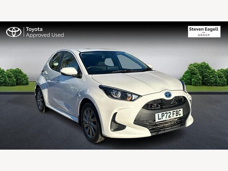White Used 2023 Toyota Yaris Hybrid Hatchback | £16,703 (Super price) - Image 1/3