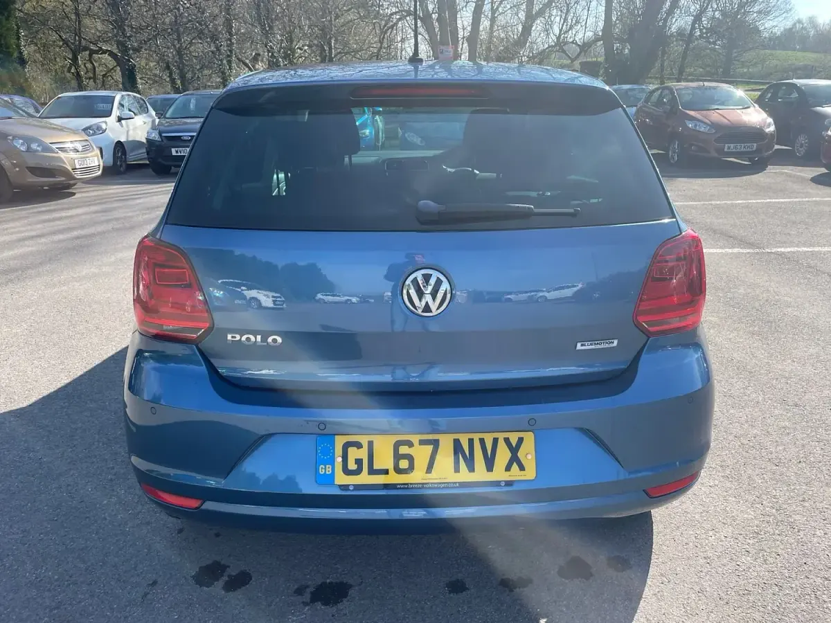 Used VW Polo Edition 60 HP (44 kW) 2017 Blue Hatchback