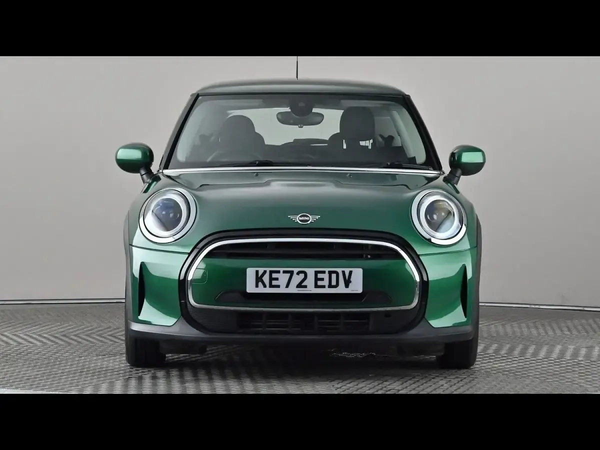 Used Mini Cooper Classic 136 HP (100 kW) 2022 Green Hatchback