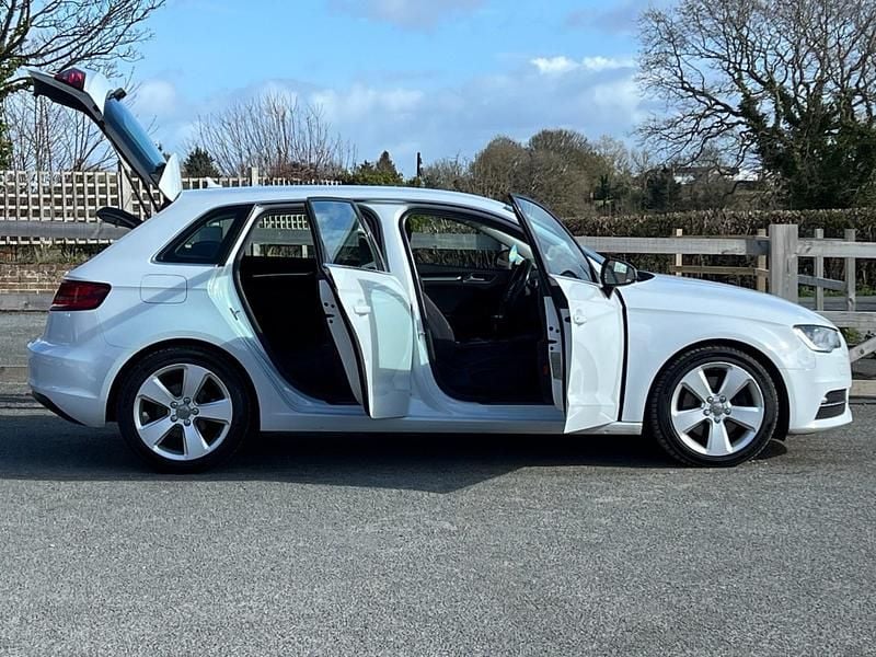 Used Audi A3 S-Line 150 HP (110 kW) 2014 White Estate
