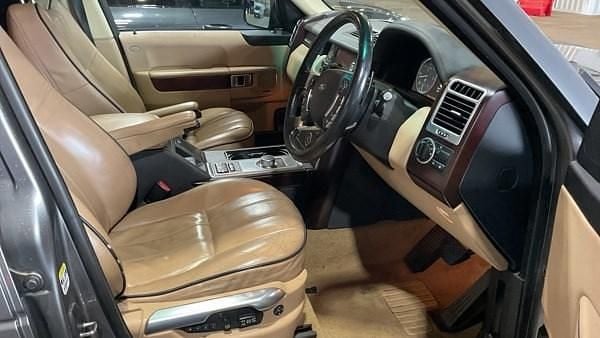 Used Land Rover Range Rover Vogue 313 HP (230 kW) 2011 Grey SUV