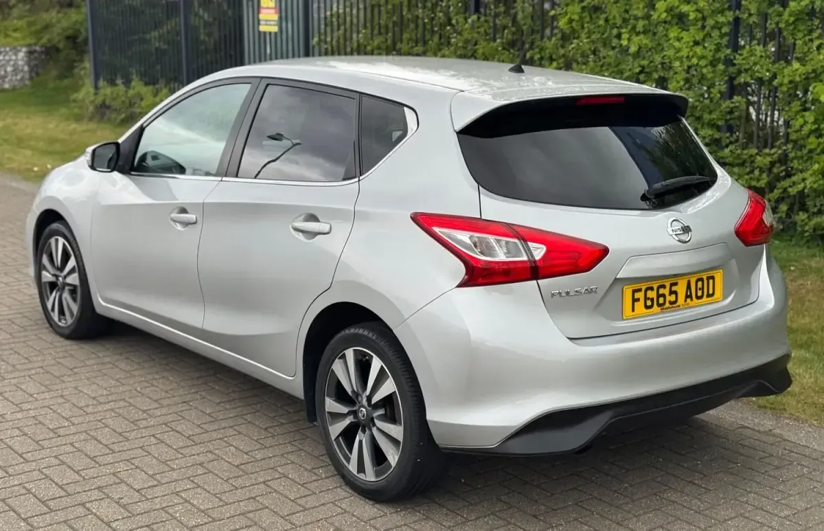 Używany Nissan Pulsar N-TEC 115 KM (84 kW) 2015 Srebrny Hatchback